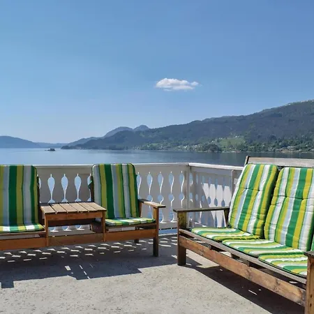 4 Bedroom Amazing Home In Strandebarm