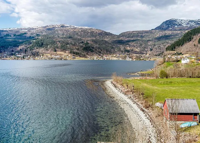 5 Bedroom Amazing In Dom wakacyjny Strandebarm