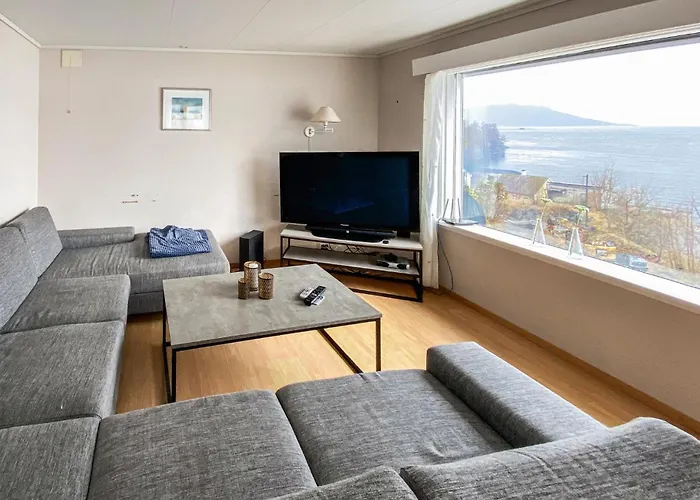 Dom wakacyjny 5 Bedroom Amazing In Strandebarm