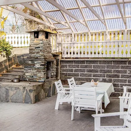 別荘 4 Bedroom Amazing Home In Strandebarm *