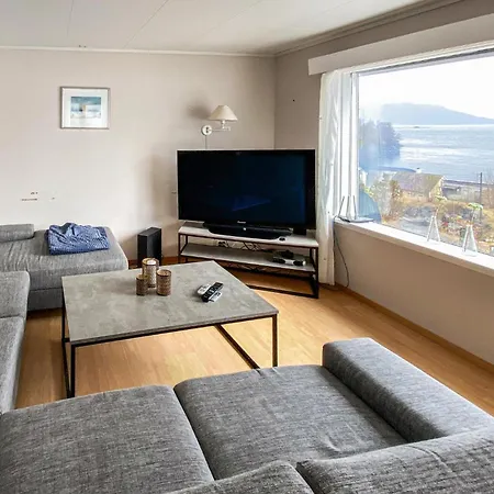 בית נופש 5 Bedroom Amazing In Strandebarm