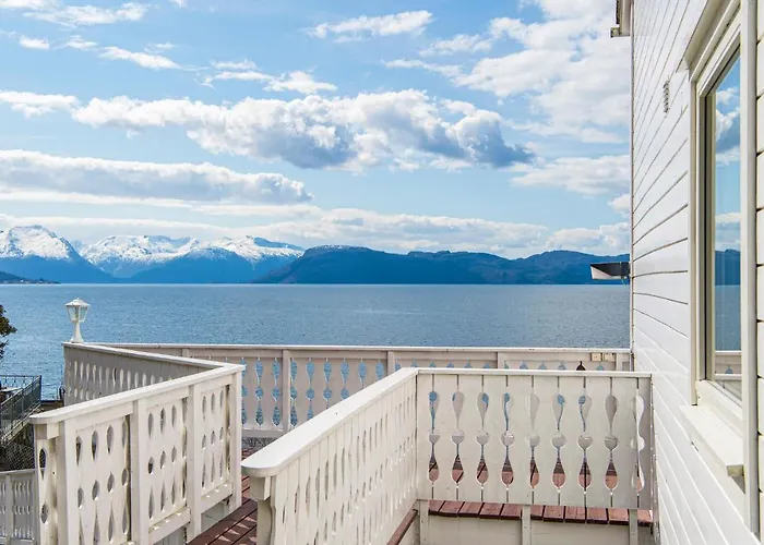 בית נופש 5 Bedroom Amazing In